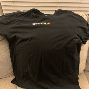 Men’s Nike short sleeve shirt